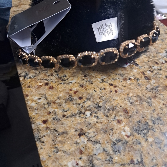 Vince Camuto Ear muffs - Picture 3 of 10